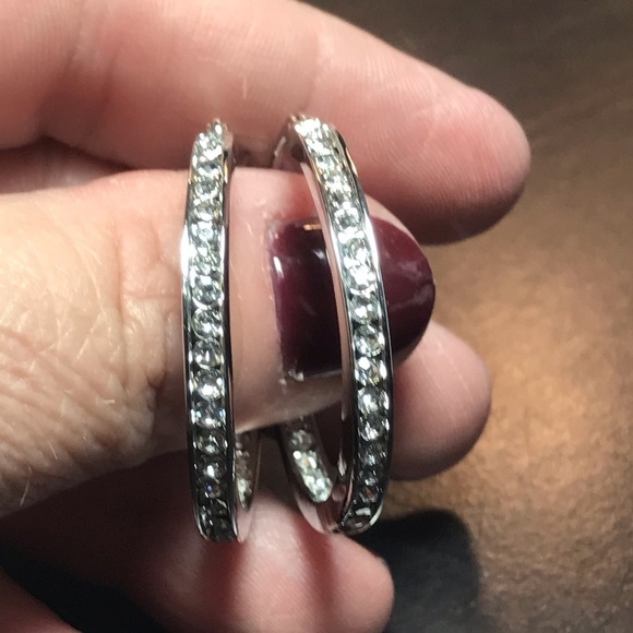New 🎁 Swarovski Hoop Earrings - Picture 3 of 6